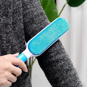 2019 New pet hair remover The Popular New Pet Hair Brush Hair Removal Comb Sofa Bed Portable Home Cleaning Brush lint remover